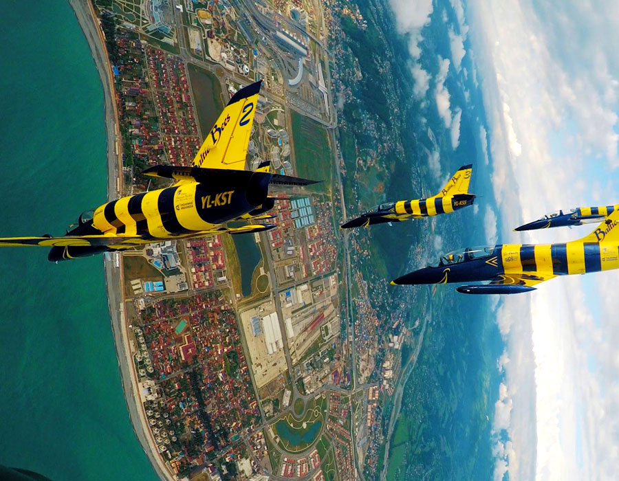 L-39 Albatros in Riga mit den Baltic Bees