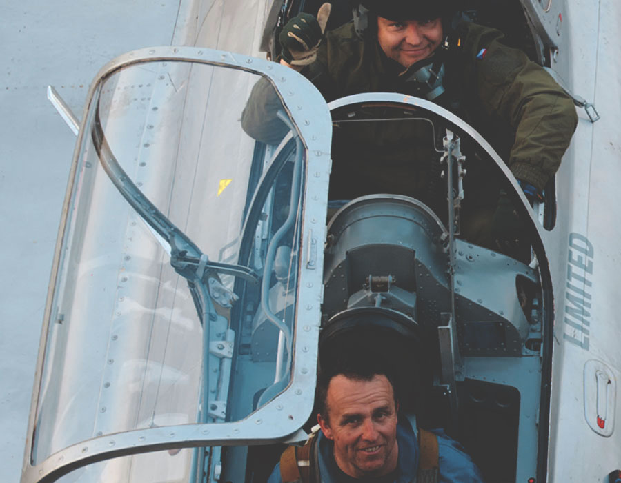 Hawker Hunter fliegen in der Schweiz