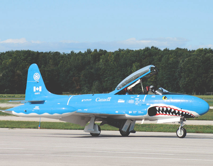 T-33 (T-Bird) in Canada fliegen